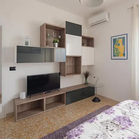 Happy Domus Porta Maggiore Flat Near Termini Station Апартаменты *