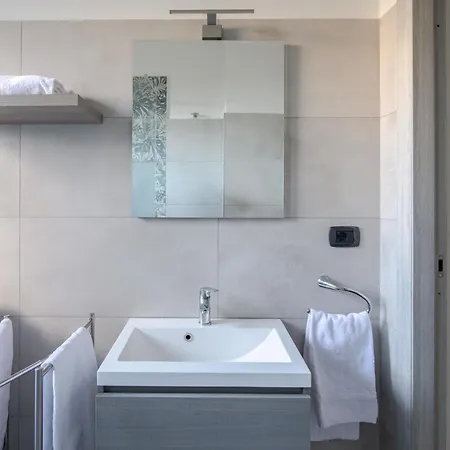 Happy Domus Porta Maggiore Flat Near Termini Station Апартаменты *