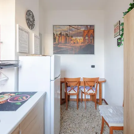 Апартаменты Happy Domus Porta Maggiore Flat Near Termini Station Рим